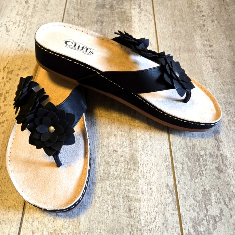 CLIFF'S BY WHITE MOUNTAIN BLACK FLIP-FLOPS. SIZE 7.5.